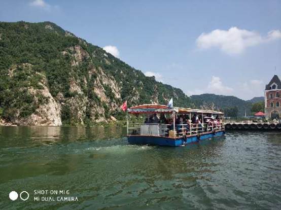 鞍山市天乙門(mén)窗有限公司組織全體員工開(kāi)展了每年一度的“清涼夏日游”團(tuán)建活動(dòng)(圖4) 鞍山市天乙門(mén)窗有限公司組織全體員工開(kāi)展了每年一度的“清涼夏日游”團(tuán)建活動(dòng)(圖4)